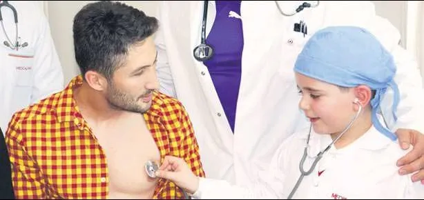 Sabri&Amrabat çocuklara emanet