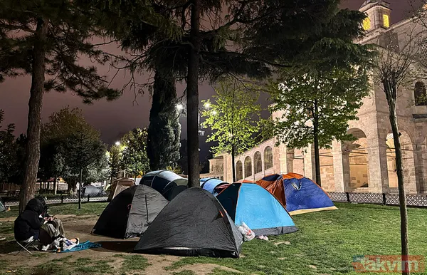 İstanbullu deprem sonrası geceyi dışarıda geçirdi: Parklar bahçeler camiler... - 4
