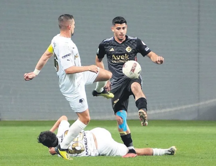 Tarzan 2 dakikada fişi çekti