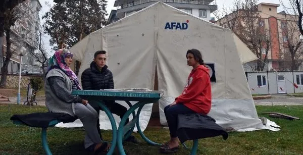 120 kişilik binadan sadece 6 kişi sağ çıktı: "Allah bu acıları bir daha yaşatmasın"-4