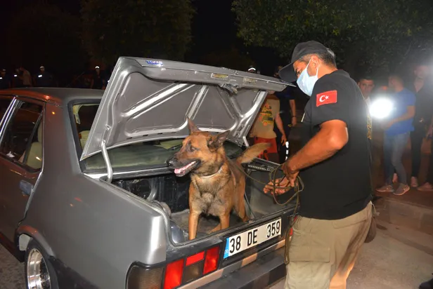 Adana'da 3 bin polisle 'huzur ve güven' uygulaması-2