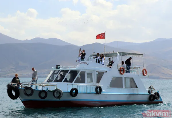 24 Mart 2020'dan sonra tekrar açıldı! Kapıköy Gümrük Kapısı'ndan giren İranlı turistler Akdamar Adası'nı gezdi - 21