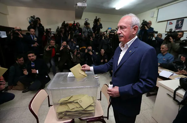 Son dakika: Yurt genelinde sandıklar kapandı! Oylar sayılıyor-3