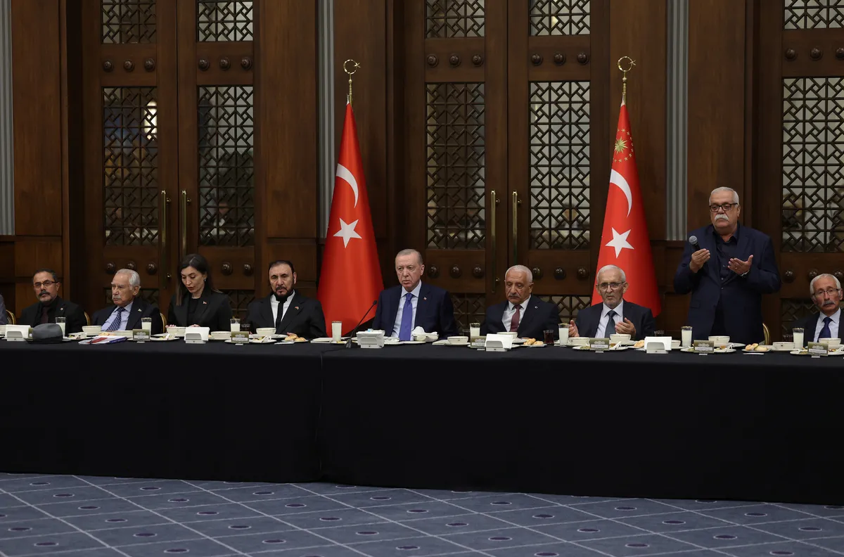 baskan-erdogan-muharrem-iftarinda-ic-cephe-dedi-haci-bektas-i-veli-ile-cagri-yapti-bir-olalim-iri-olalim-diri-1782382484966.jpg Başkan Erdoğan Muharrem iftarında "iç cephe" dedi! Hacı Bektaş-ı Veli ile çağrı yaptı: Bir olalım, iri olalım, diri olalım-5