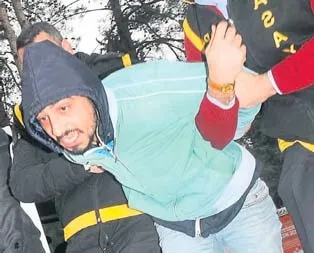 Babasını öldürdü