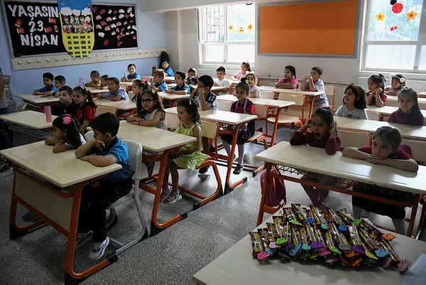 Ders zili çaldı yeni dönem başladı! Sınıfta kalma, devamsızlık, açık liselere geçiş, sınavlar… İşte madde madde eğitim öğretimde değişenler-9