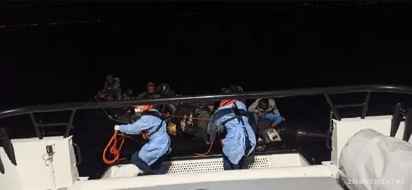 İzmir’de 26 kaçak göçmen yakalandı!