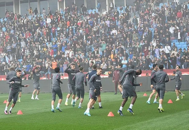 sampiyon-trabzonspor-yenikapida-yeni-bir-rekor-deneyecek-1651701376641.jpeg Şampiyon Trabzonspor Yenikapı'da yeni bir rekor deneyecek-3