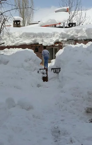 Bitlis'te çığ riski nedeniyle 40 ev boşaltıldı