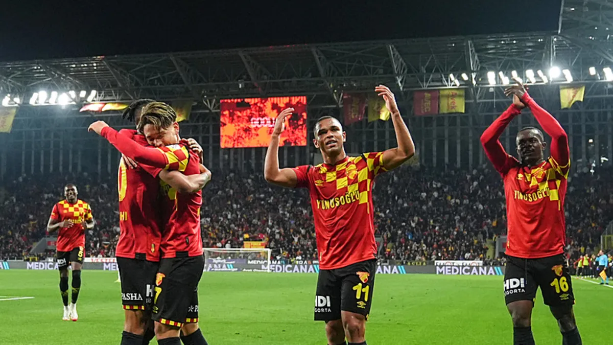 Göz Göz 90'da yıkıldı! Göztepe - Samsunspor: 2-2 | MAÇ SONUCU