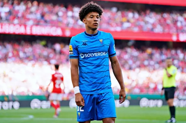 cimbom-estorilin-genc-beki-tiago-santos-icin-dugmeye-basti-degeri-1-milyon-euro-1685999794638.jpeg Cimbom Estoril’in genç beki Tiago Santos için düğmeye bastı-4