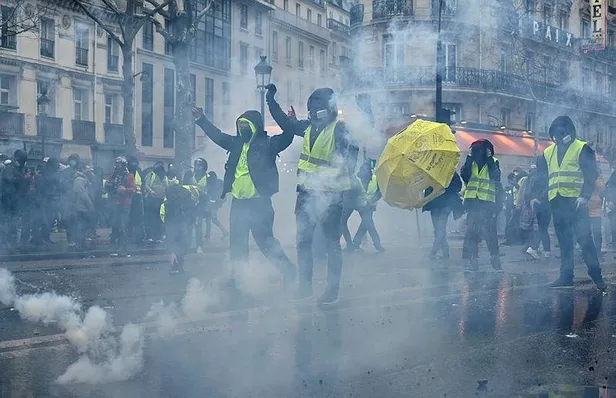 Fransa'da polis Flash-Ball mermisi kullandı 100 kişi gözünü kaybetti!-3