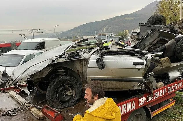 Samsun'da feci kaza! Otomobil, refüjdeki ağaca çarptı: Genç çift hayatını kaybetti