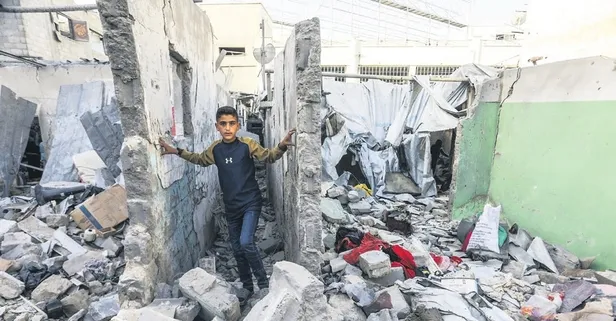 Netanyahu dur durak bilmiyor:  Bayramı'nda da saldırıya devam ediyor!