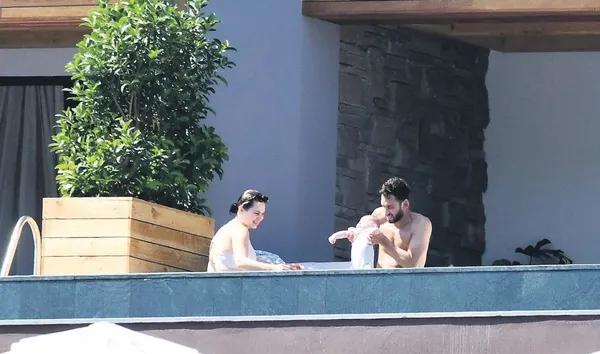 Milan'dan İnter'e 5 milyon euro'ya transfer olan Hakan Çalhanoğlu, tatil için ailesiyle Bodrum'a gitti-2
