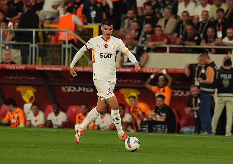 Dünya devinin stoperi Galatasaray'a! Bonservisi belli oldu - 15