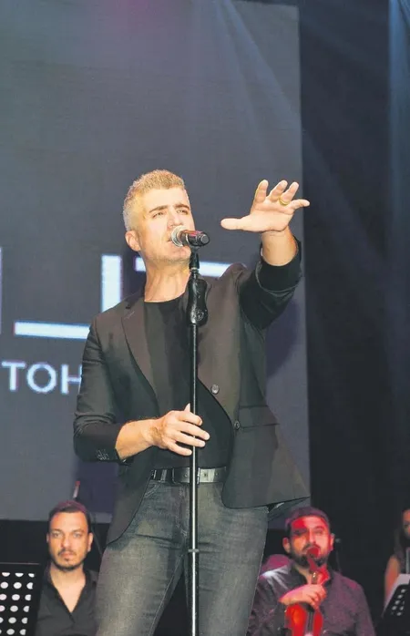 Özcan Deniz Latin Amerika’dan gelen müzikseverleri Kıbrıs'ta verdiği konserle coşturdu-4