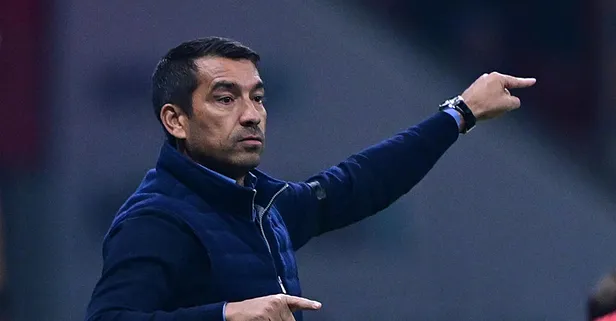 Giovanni van Bronckhorst'tan kırmızı kart tepkisi: Anlamıyorum!