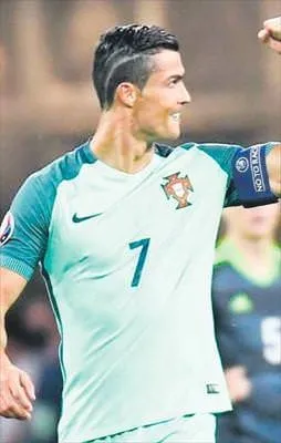 Kupa sahibini buluyor