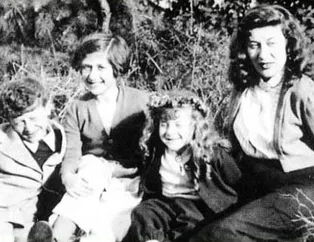 Fotoğraftaki bu kız Yeşilçam'a damgasını vurdu! Ayşen Gruda kimdir? Hayat ve filmleri...