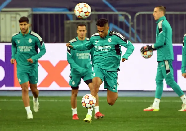 ozel-haber-diaz-fenerlileri-endiselendiriyor-3-yilda-sadece-11-mac-1656495275034.jpg Özel Haber | Diaz Fenerliler'i endişelendiriyor! 3 yılda sadece 11 maç...-3