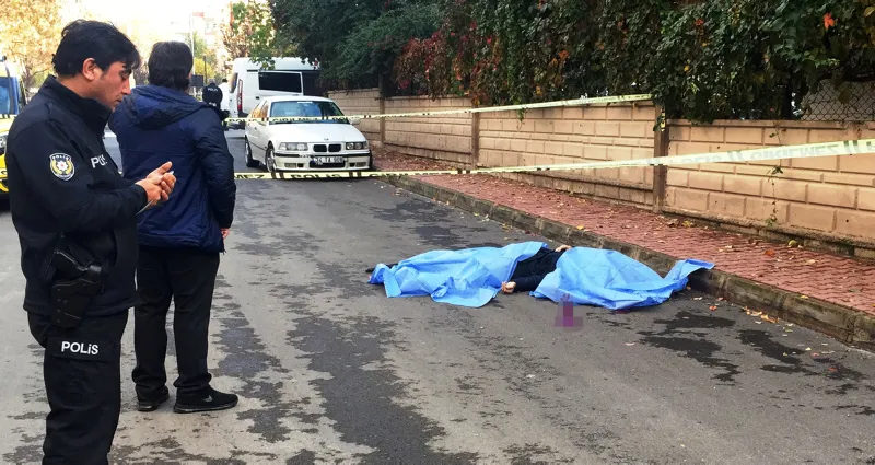 Antalya'da korkunç olay! Nişanlısını... - 1