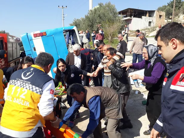 Mersin'de tarım işçilerini taşıyan otobüs devrildi: 4 ölü, 26 yaralı-9
