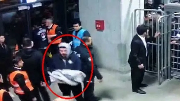 Göztepe-Altay maçından yeni görüntüler! İşaret fişeğini ateşleyen Furkan Ersanlı stada böyle girmiş