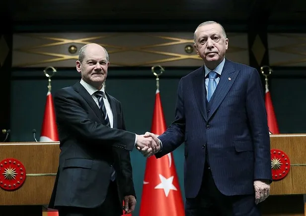 Türkiye'den Ukrayna'da barış için mekik diplomasisi! Bakan Çavuşoğlu, Lavrov ile görüştü: Putin-Zelenskiy görüşmesine ev sahibi oluruz-4