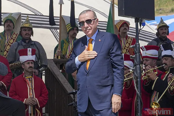 Ahlat'ta ecdada vefa! Başkan Erdoğan ve Bahçeli Selçuklu mezarlığını ziyaret etti | Han çadırında koyu sohbet - 21