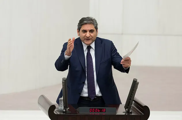 CHP'li Aykut Erdoğdu hakkında bomba iddia! KHK ile ihraç edilen akademisyenleri bahane edip CHP'li belediyelerden para toplamış