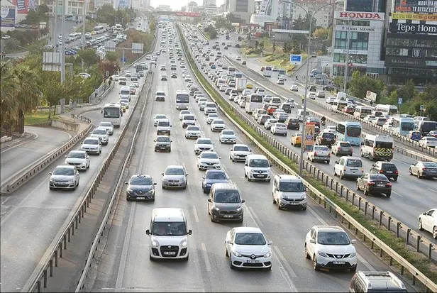 istanbulda-cile-trafik-yogunlugu-yuzde-70in-uzerine-cikti-1633706620040.jpeg İstanbul'da çile! Trafik yoğunluğu yüzde 70'in üzerine çıktı | TRAFİK YOĞUNLUK HARİTASI-3