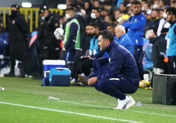 Fenerbahçe evinde Alanyaspor'a 2-1 yenildi taraftarlar çileden çıktı! Kadıköy'de Ali Koç istifa sesleri...-7