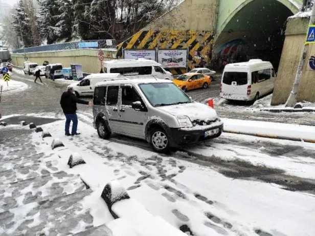 SON DAKİKA: İstanbul'da kar rezaleti: Tuzlama yapılmadı araçlar yolda kaldı-2
