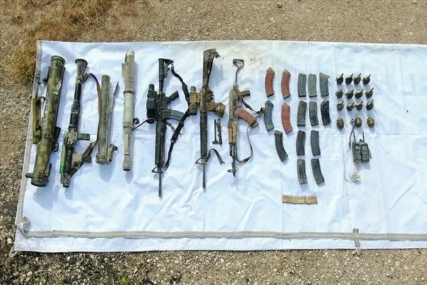 Son dakika: Hakkari'de PKK operasyonu: Çok sayıda silah ve mühimmat ele geçirildi-2