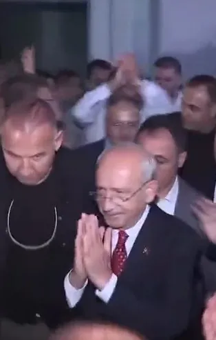 'Bozkurt Kemal' tiyatrosu CHP'nin elinde patladı! Sözde 'ülkücüler' gerçekte 'dernek' buluşması