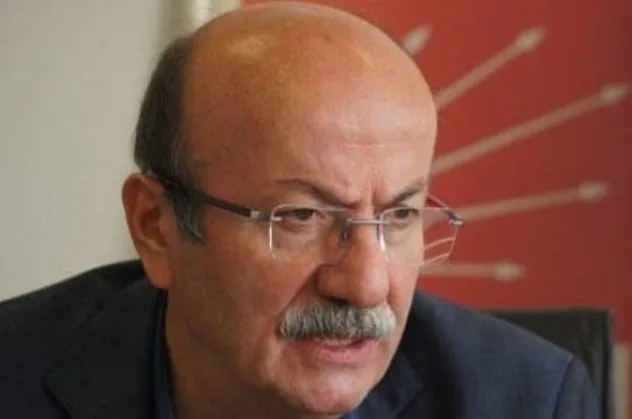 CHP'li Mehmet Bekaroğlu'ndan aşağılık tweet!
