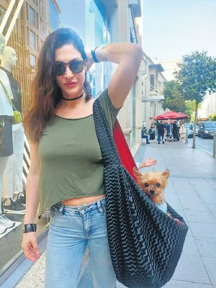 en-anlamli-defile-wilma-elles-yara-bere-icinde-sahneye-cikarak-kadina-siddete-hayir-mesaji-verdi-1687551881066.jpeg En anlamlı defile! Wilma Elles yara bere içinde sahneye çıkarak "Kadına Şiddete Hayır" mesajı verdi...-3