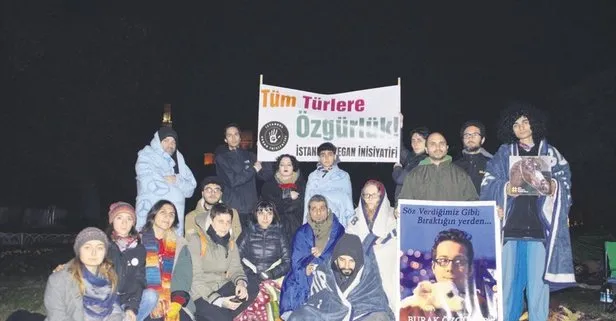 İBB önünde Ekrem İmamoğlu'na büyük tepki! "Tüm faytonlar bitene kadar mücadeleye devam edeceğiz"