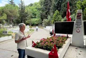Şehit Batuhan Ergin'in babasından İBB'ye bayrak tepkisi: "Bu arkadaşın Türklüğünden de şüphe ediyorum"