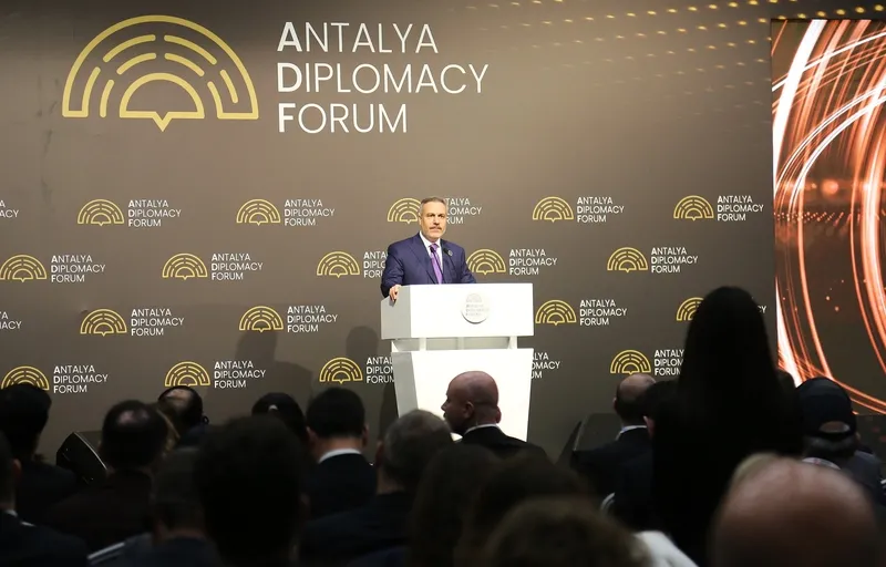 diplomasinin-kalbi-antalyada-atti-bakan-fidandan-israil-yunanistan-gkry-ittifakina-karsi-net-mesaj-turkiye-ken-1776606343899.jpeg Diplomasinin kalbi Antalya'da attı! Bakan Fidan'dan İsrail-Yunanistan-GKRY ittifakına karşı net mesaj: Türkiye kendini korur-3
