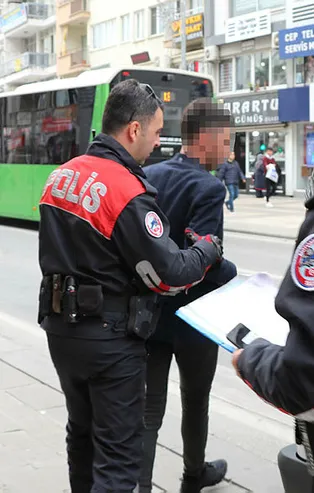 Denizli'de giyim mağazasında taciz iddiası! Pantolon denediği sırada...