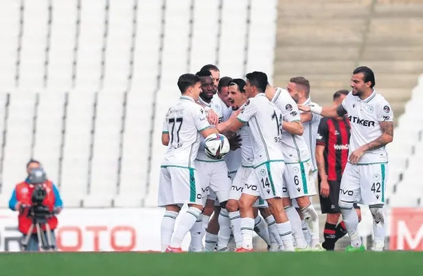 besiktas-kara-bulutlari-dagitmak-istiyor-super-ligde-5-mactir-kazanamayan-kara-kartal-hedef-mutlak-galibiyet-1639257949422.jpeg Beşiktaş kara bulutları dağıtmak istiyor! Süper Lig'de 5 maçtır kazanamayan Kara Kartal'da hedef mutlak galibiyet-13