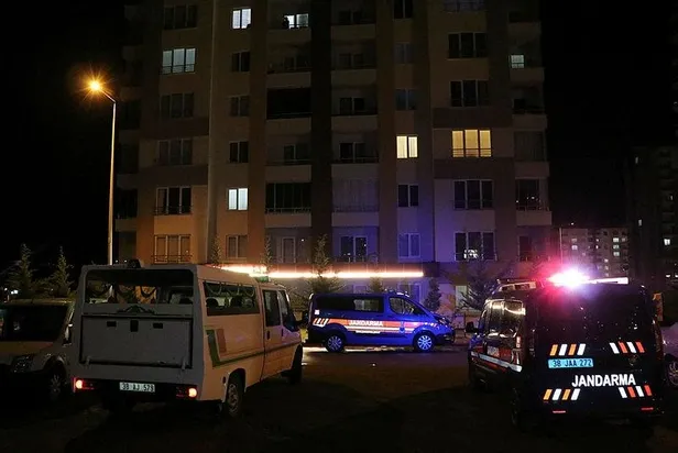 tartistigi-babasini-katletti-once-bicak-sonra-tabanca-1621714961862.jpeg Tartıştığı babasını katletti! Önce bıçak sonra tabanca...-4