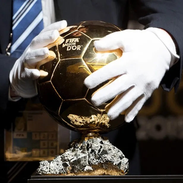 ballon-dor-odulu-ne-ballon-dor-odulu-altin-mi-kac-para-2022-ballon-dor-degeri-ne-kadar-fiyati-ve-ozellikleri-1666014326229.jpg BALLON D'OR ÖDÜLÜ NE? Ballon d'Or ödülü altın mı, KAÇ PARA? 2022 Ballon d'Or değeri ne kadar? Fiyatı, ağırlığı ve özellikleri...-5