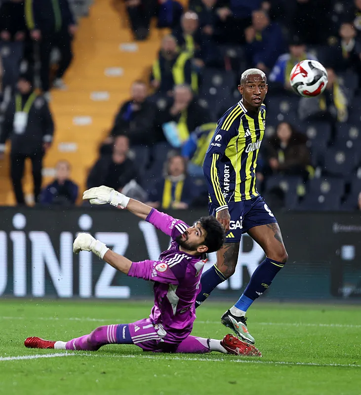 Fenerbahçe transferde kanatlanacak! Yeni sezonun yıldızı bulundu - 8