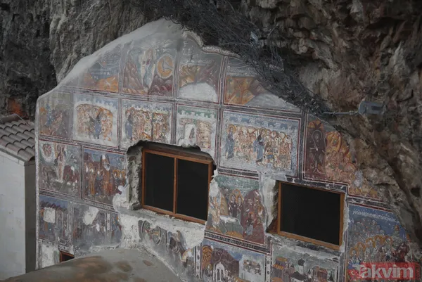 Geçmişi 1600 yıl öncesine dayanıyor: 360 tonluk kaya bitlendi iğneyle kuyu kazıp yeni odalar ortaya çıktı! Sümela Manastırı'na ziyaretçi akını - 8