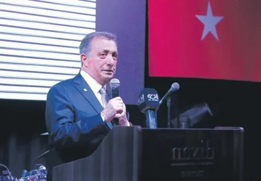 trabzonspor-teknik-direktoru-abdullah-avcidan-besiktas-maci-oncesi-oyuncularla-toplanti-yapti-1648680958116.jpeg Trabzonspor Teknik Direktörü Abdullah Avcı'dan Beşiktaş maçı öncesi oyuncularla toplantı yaptı-6