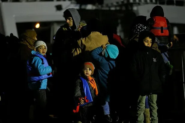 Son dakika: Sahil Güvenlik ekipleri 136 düzensiz göçmeni kurtardı-1