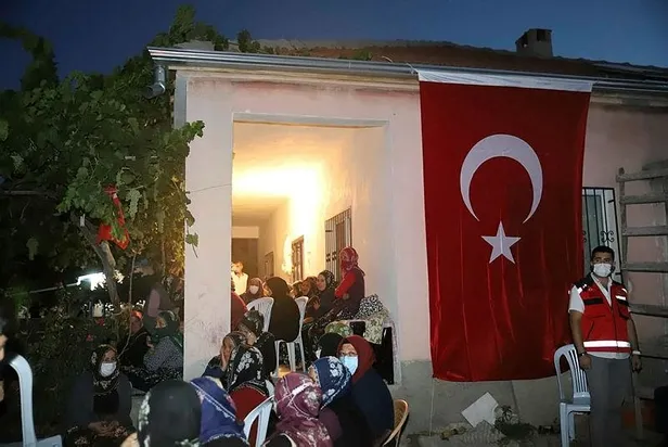 milli-savunma-bakanligi-duyurdu-pence-harekati-bolgesinde-2-askerimiz-sehit-oldu-1627417829926.jpeg Milli Savunma Bakanlığı duyurdu: Pençe Harekatı bölgesinde 2 askerimiz şehit oldu-5